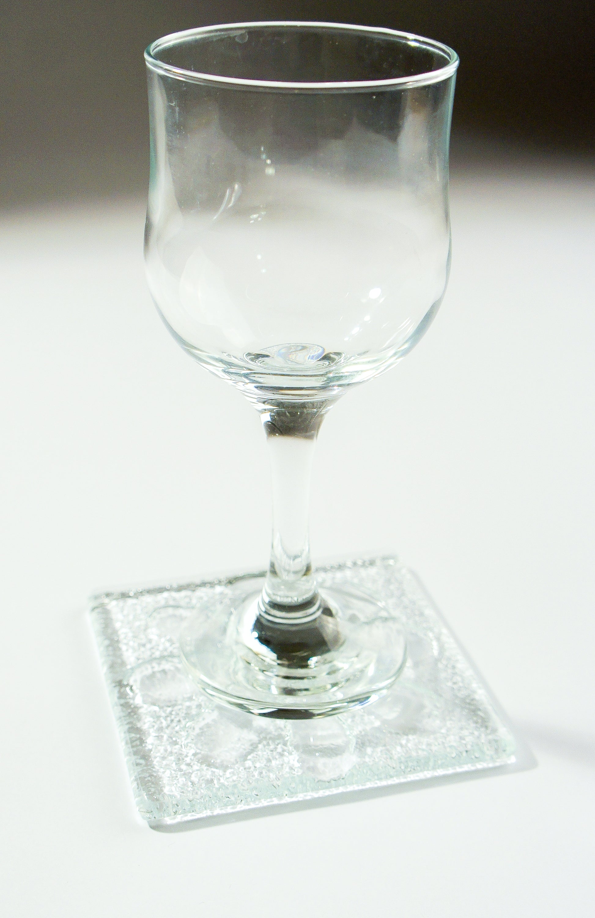 set of daisy flower fused glass clear square coasters 10cm with ribbon