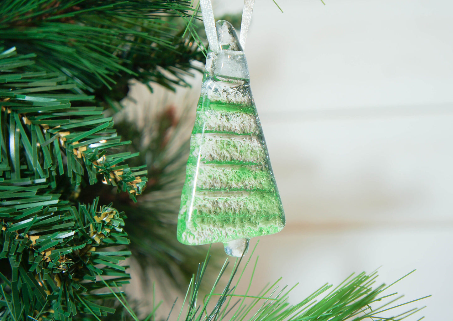 fused glass christmas decorations, glass christmas trees, glass christmas hanging decorations, glass christmas ornaments