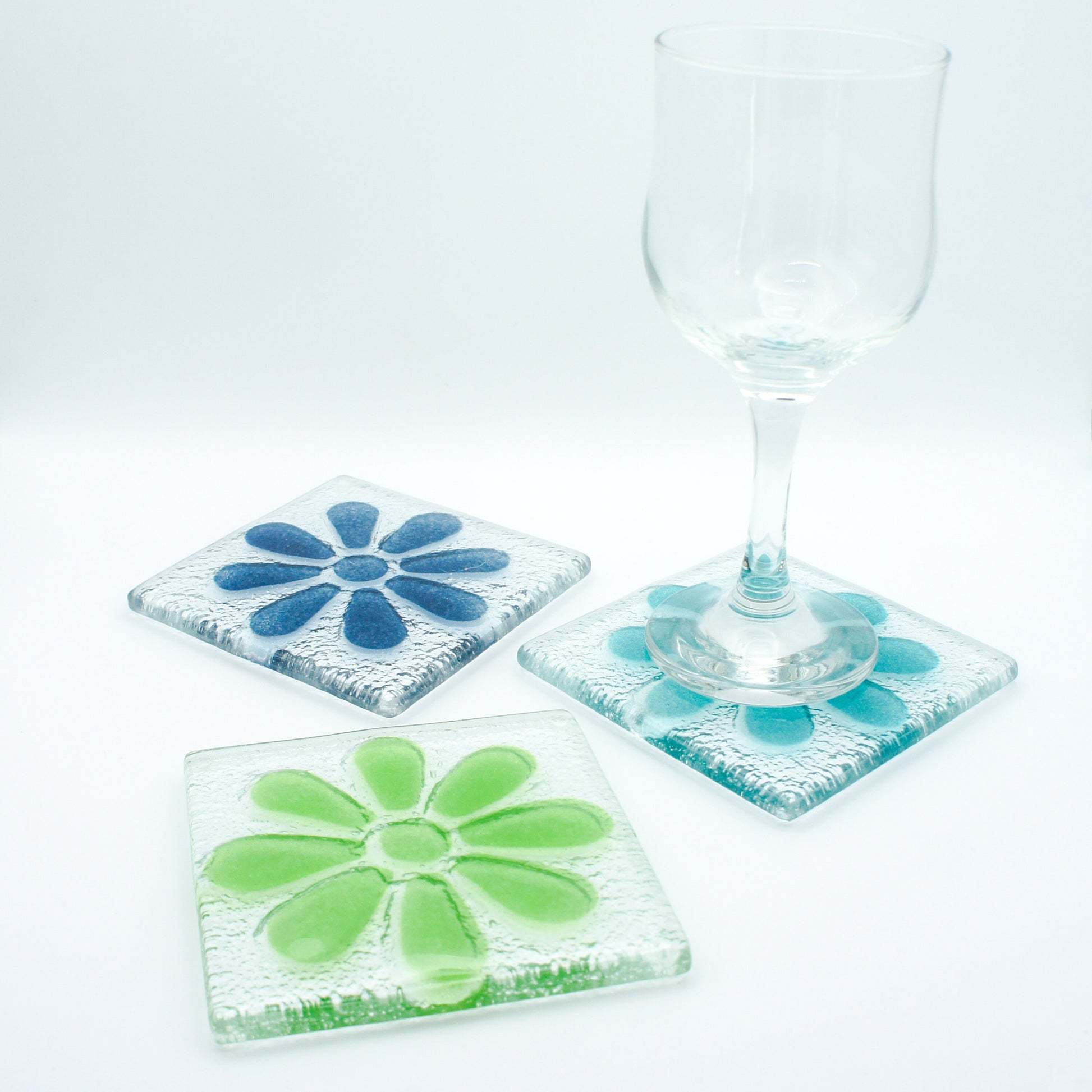 2 Daisy Glass Coasters, Choose the colours, fused glass flower coasters, sea glass daisy coasters, fused glass tableware, matt adkins