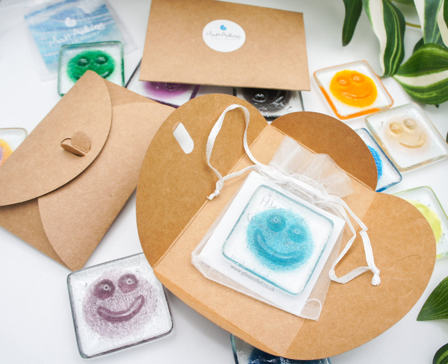 thinking of you gift mental health gift miss you worry stone glass art Fused Glass Pocket Hug Smiley Face Emoji Icon cheap gifts friendship gift gift under 5 letterbox gift