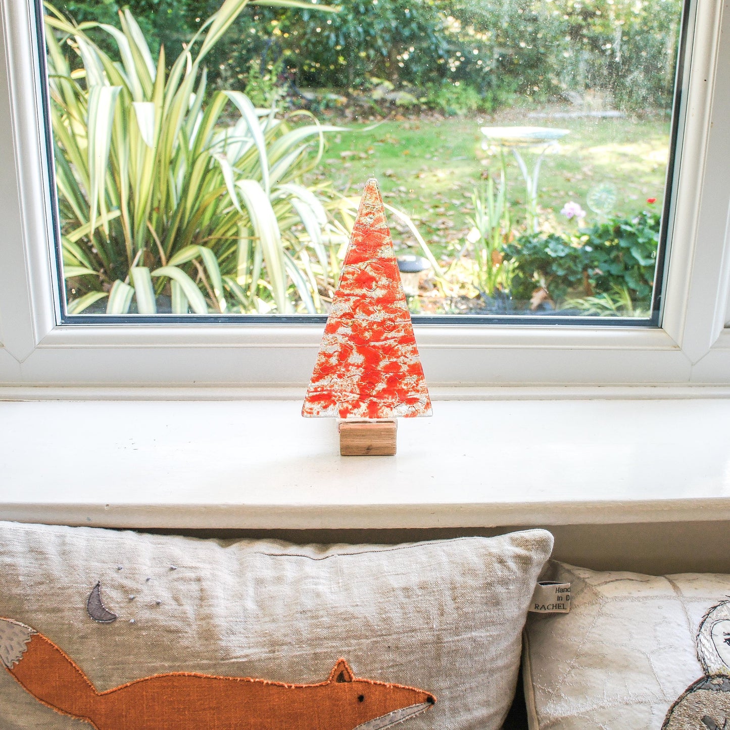 fused glass xmas
Christmas decoration
glass decoration
glass christmas tree
Xmas decoration
freestanding tree
red glass tree
red Christmas glass
red glass ornament
red holiday decor
Christmas gift ideas
Chritmas present
fused glass festive