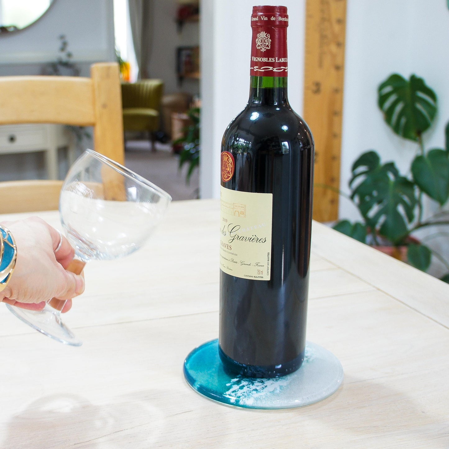 round beach fused glass teal wine bottle coaster, wine coaster, wine gift, kitchenware, kitchen décor, beach gift idea, housewarming gift, kitchen accessories, nautical gifts, new home gift, anniversary gift, beach home décor, unique gift