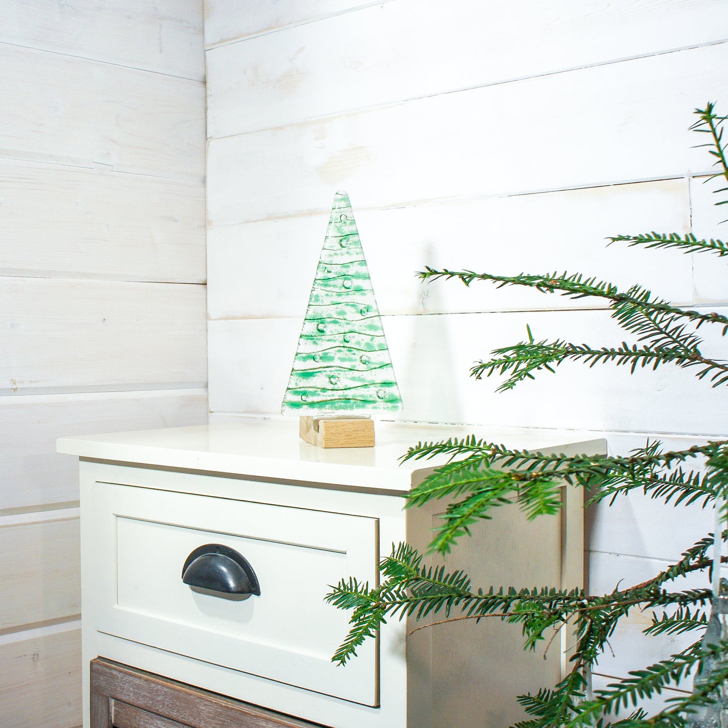 Large Green Glass Tree - 22cm(8 1/2") with wooden block