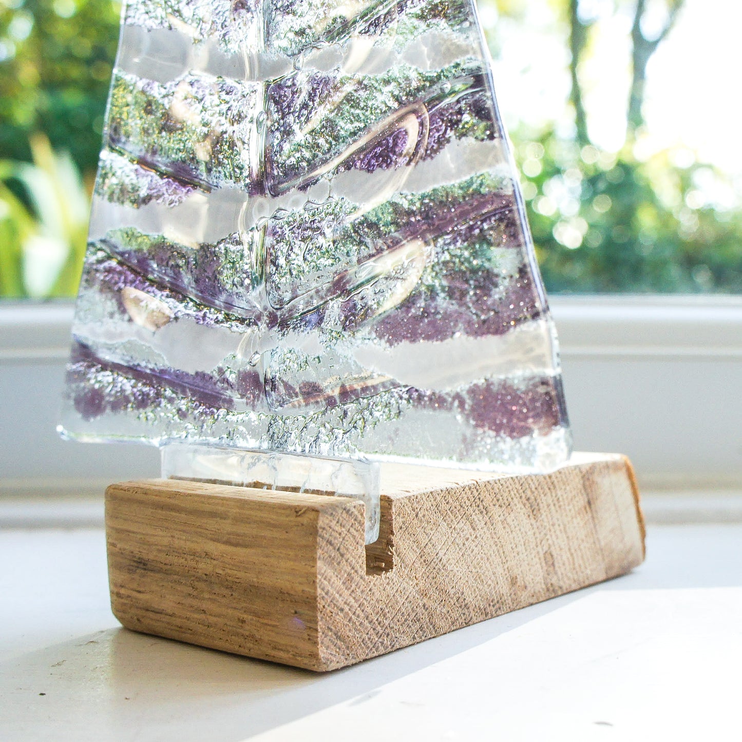 Large Purple&White Glass Free - Freestanding - 22cm/8 1/2" with wooden block