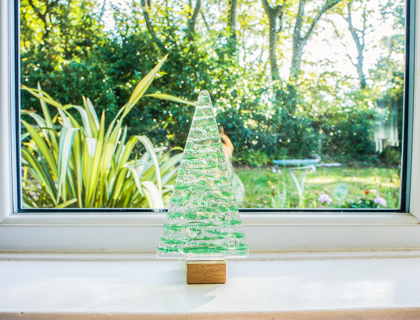 Large Green Glass Tree - 22cm(8 1/2") with wooden block