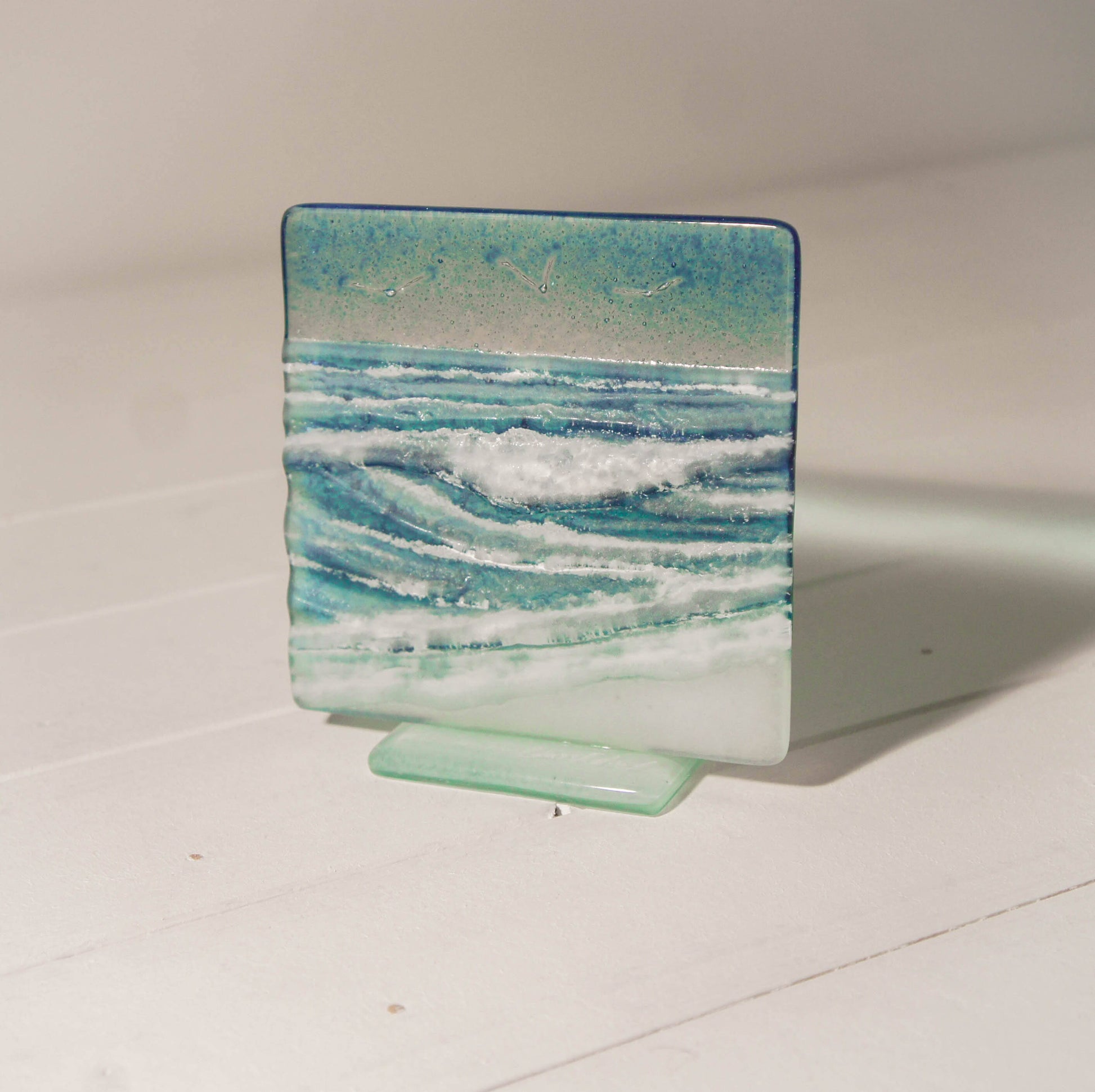 Set of 2 Small Wave Stands 12cm(5"), Fused Glass Wave Art, Coastal Birds Glass Art, Glass Ornament, Ocean Suncatcher Art Model 1
