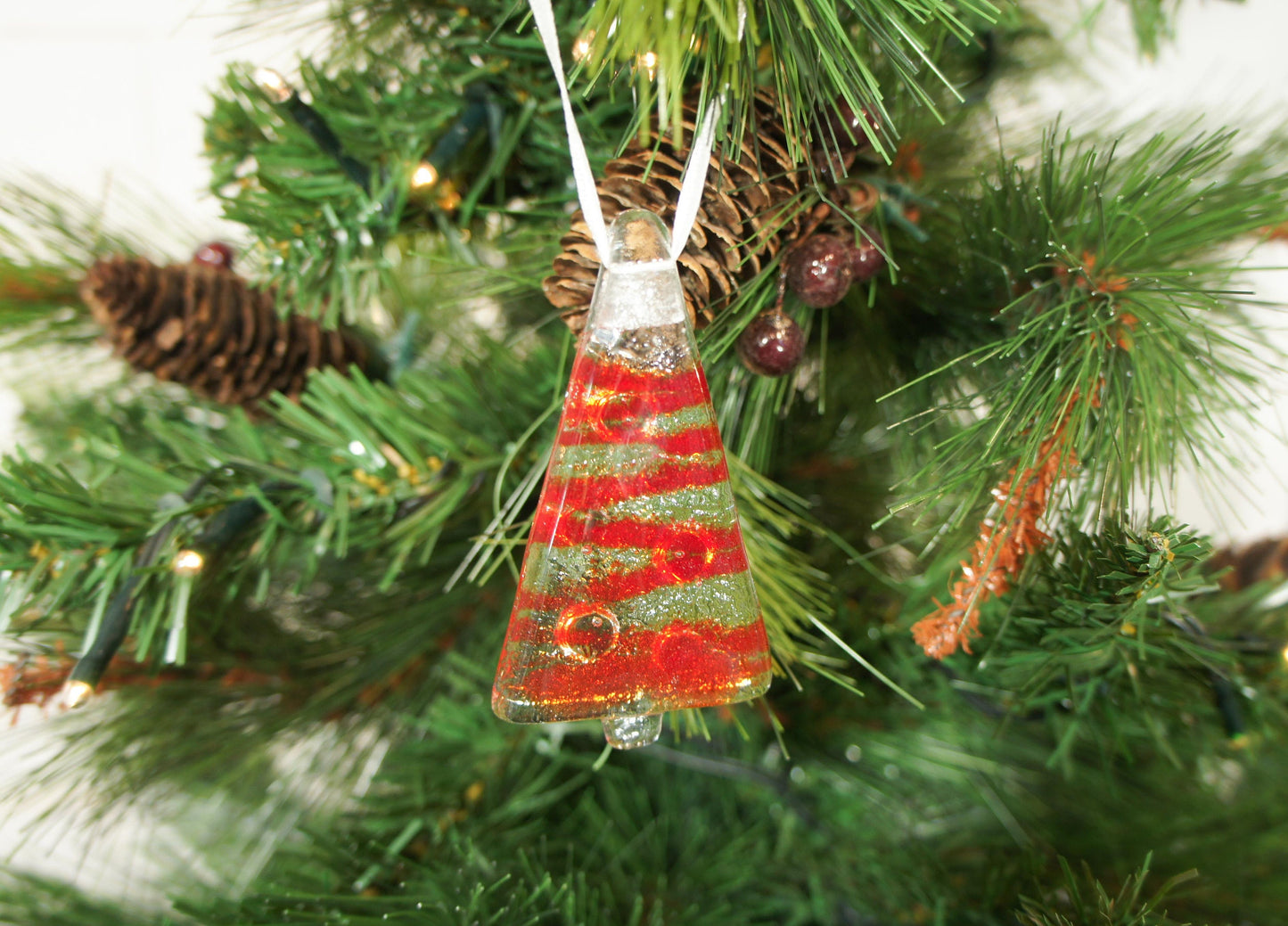 fused glass christmas decorations, glass christmas trees, glass christmas hanging decorations, glass christmas ornaments