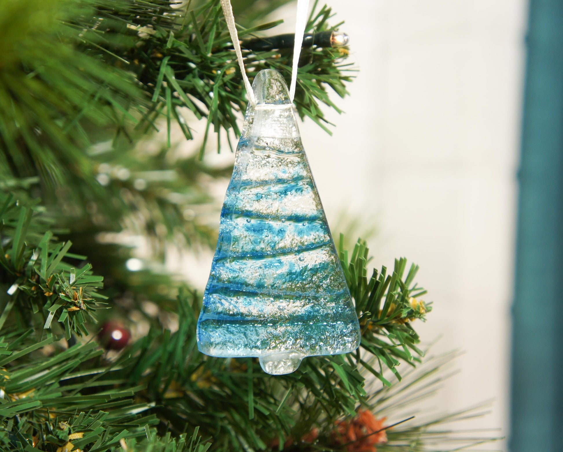 fused glass christmas decorations, glass christmas trees, glass christmas hanging decorations, glass christmas ornaments