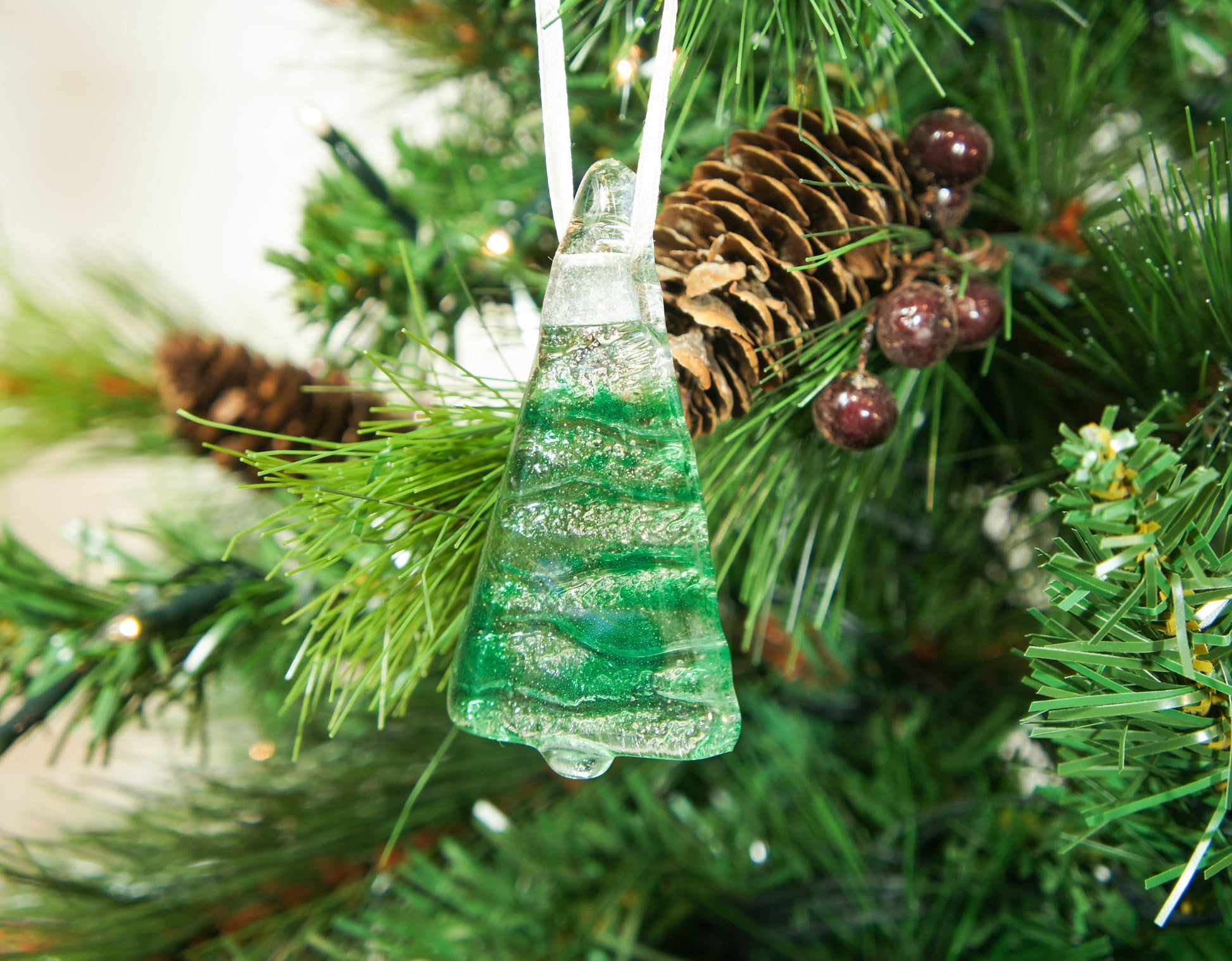 fused glass christmas decorations, glass christmas trees, glass christmas hanging decorations, glass christmas ornaments