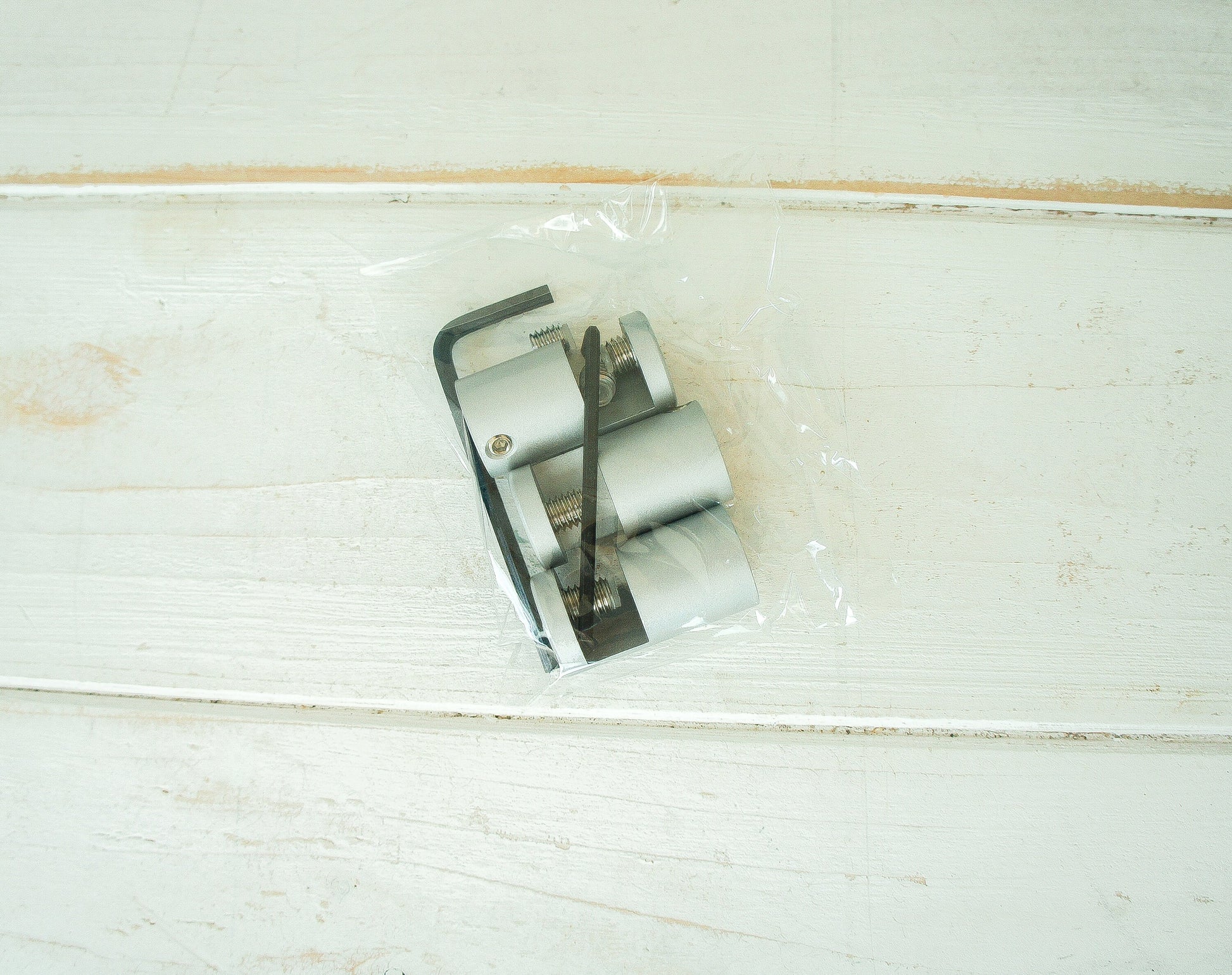 Set of 3 fixings with 2 allen keys for glass wall panels | panel to be 18mm from the wall