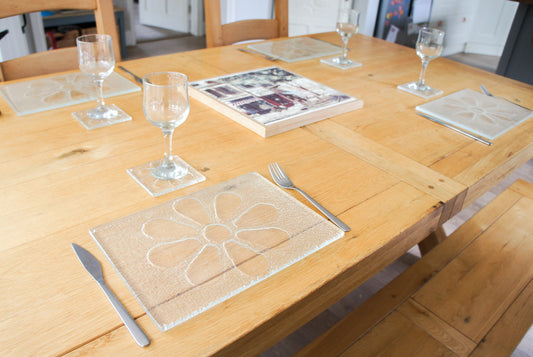 Daisy Placemat 30x20cm(11 3/4x8 1/4"), Clear Daisy Fused Glass Seaside Table Pad, Flower Glass Tableware, Flower Table Mat