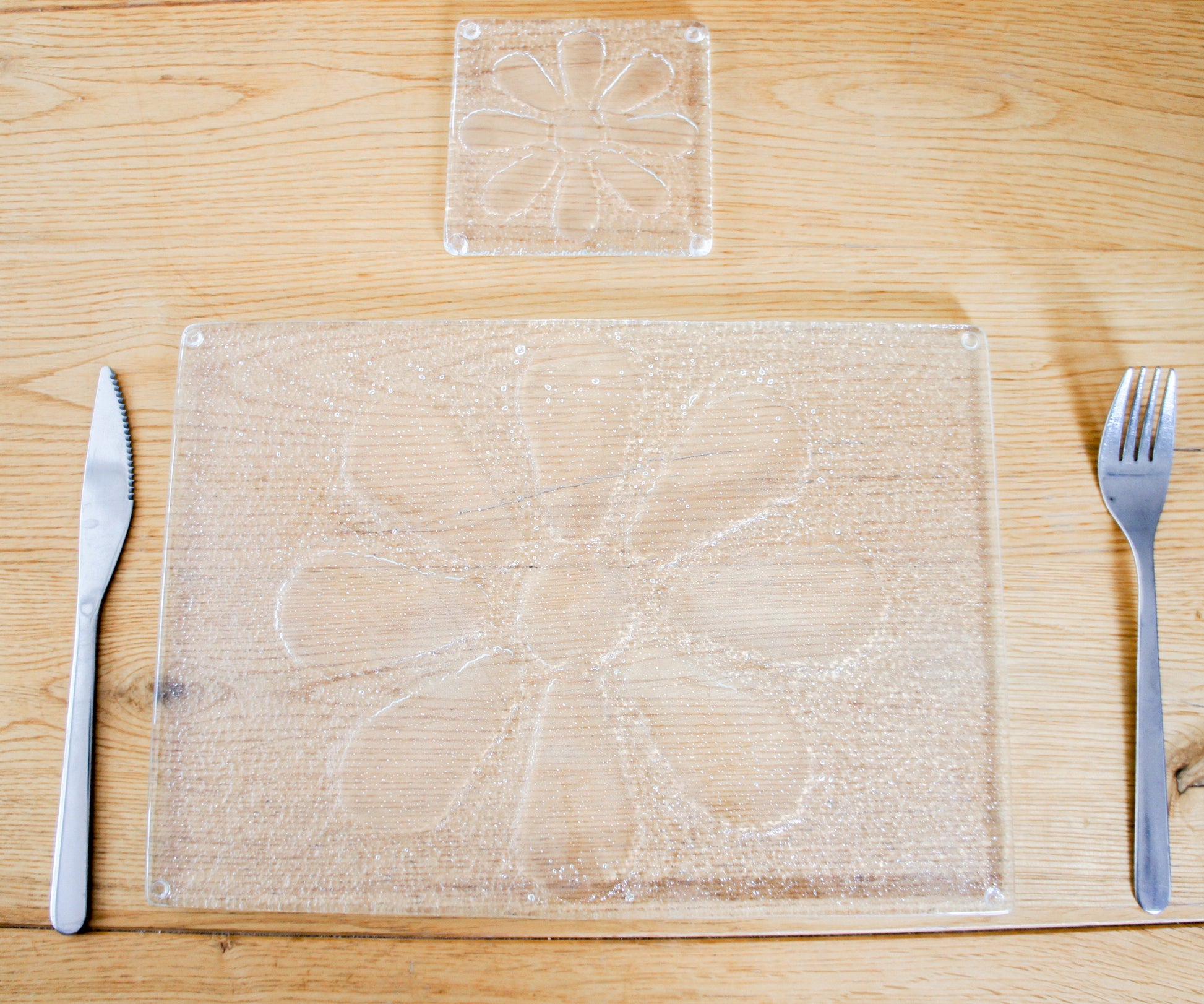 Daisy Placemat 30x20cm(11 3/4x8 1/4"), Clear Daisy Fused Glass Seaside Table Pad, Flower Glass Tableware, Flower Table Mat