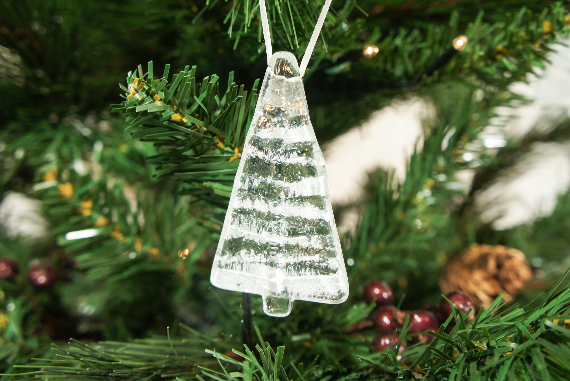 red fused glass christmas decorations, glass christmas trees, glass christmas hanging decorations, glass christmas ornaments