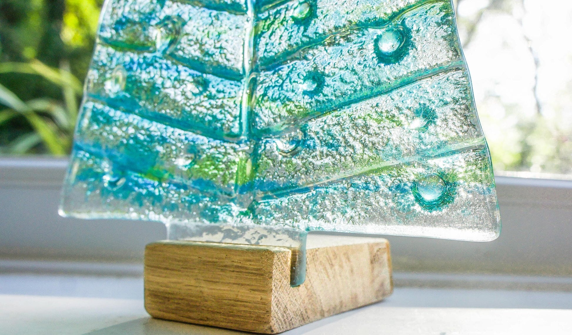 fused glass xmas
Christmas decoration
glass decoration
glass christmas tree
Xmas decoration
freestanding tree
blue green xmas tree
christmas ornament
holiday decor
christmas gift idea
christmas present
christmas eve box
seaglass christmas