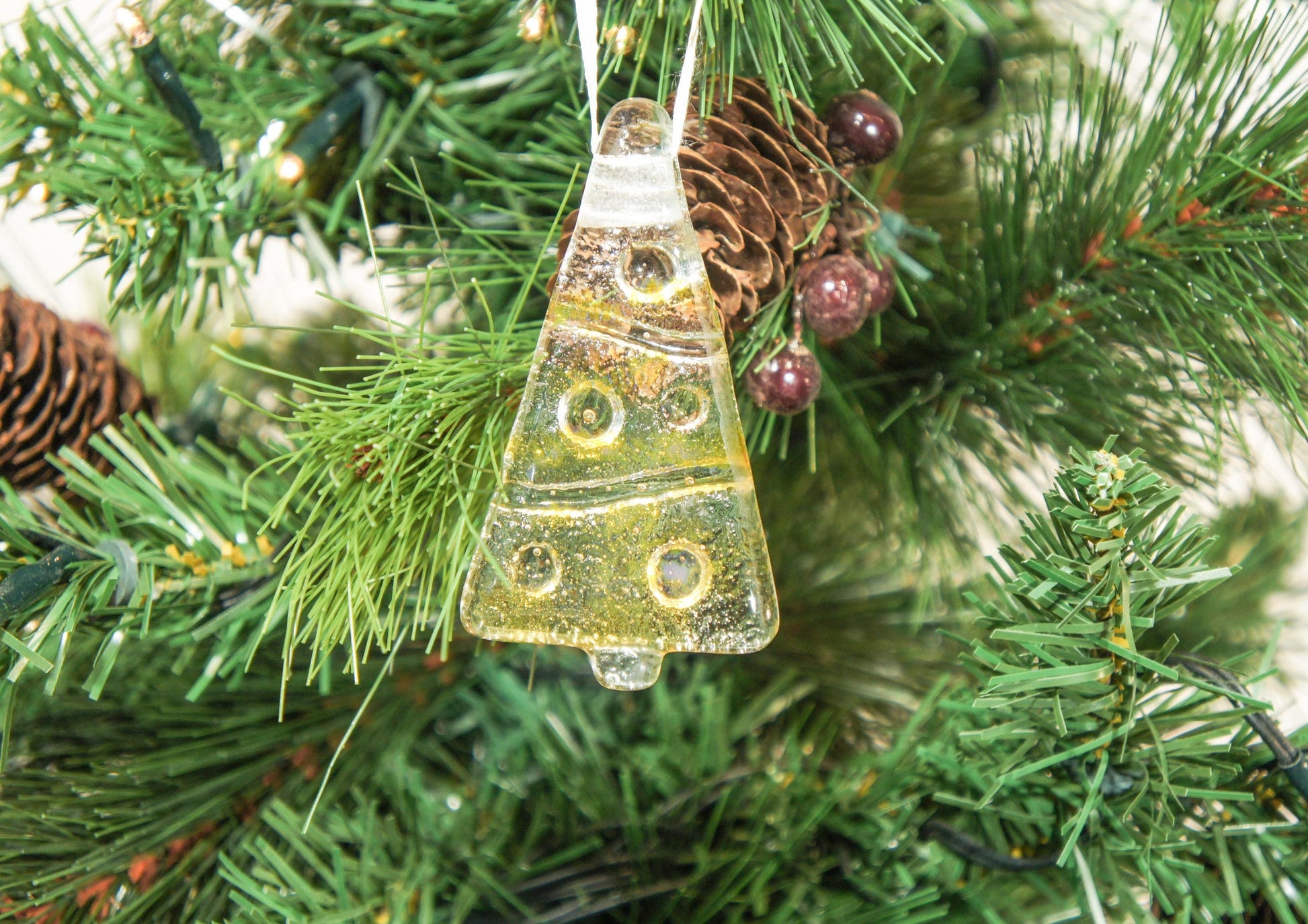 fused glass xmas
Christmas decoration
glass decoration
glass christmas tree
glass hanging trees
amber gold glass
gold glass decor
gold christmas decor
christmas gift ideas
christmas ornament
secret santa gift
stocking filler
small gift