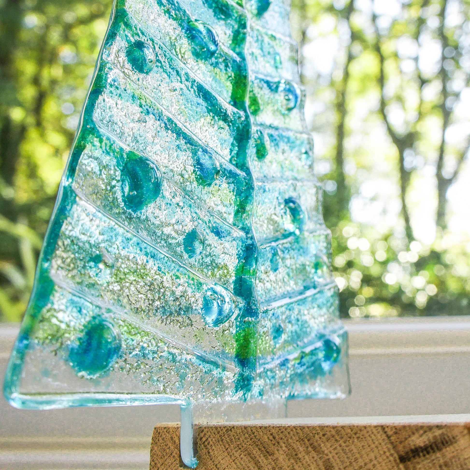 fused glass xmas
Christmas decoration
glass decoration
glass christmas tree
Xmas decoration
freestanding tree
blue green xmas tree
christmas ornament
holiday decor
christmas gift idea
christmas present
christmas eve box
seaglass christmas