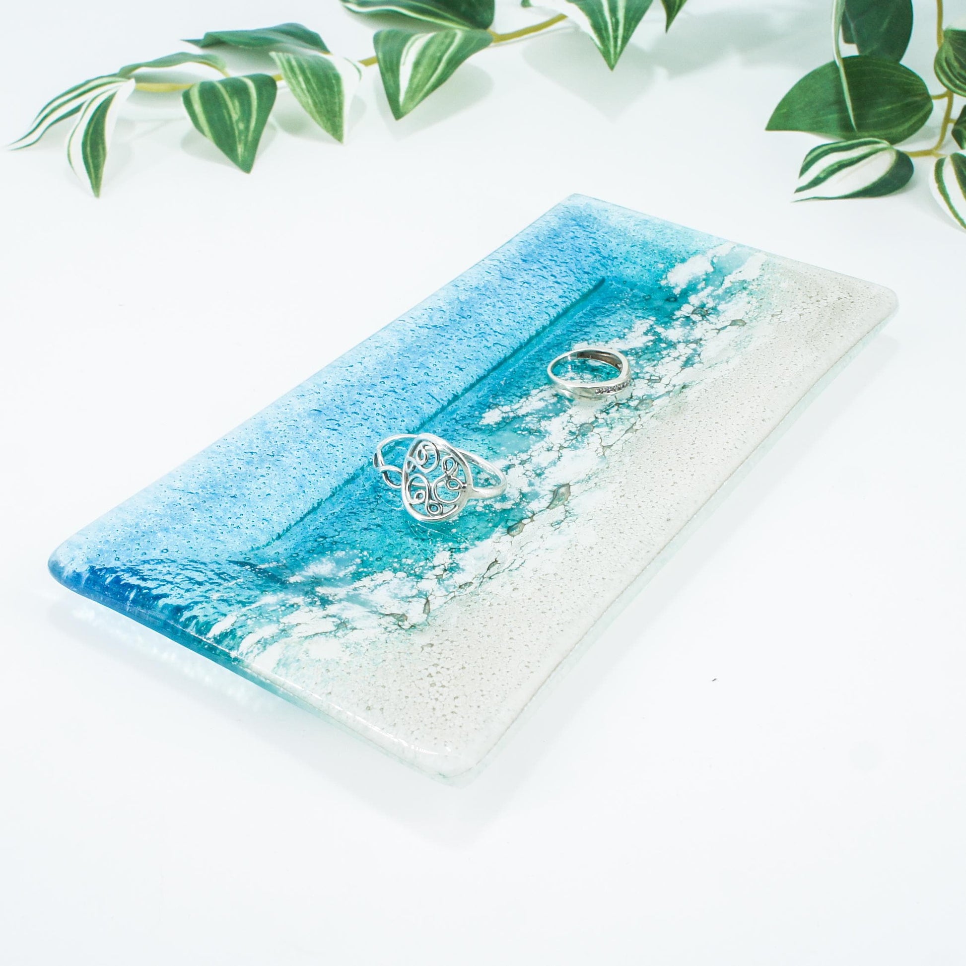 accessory tray
turquoise ring tray
blue glasses holder
teal trinket dish
coastal ring tray
green ring holder
beach pen holder
key bowl rest
gift pen holider
gift for him
teal ring dish
necklace holder
office accessory