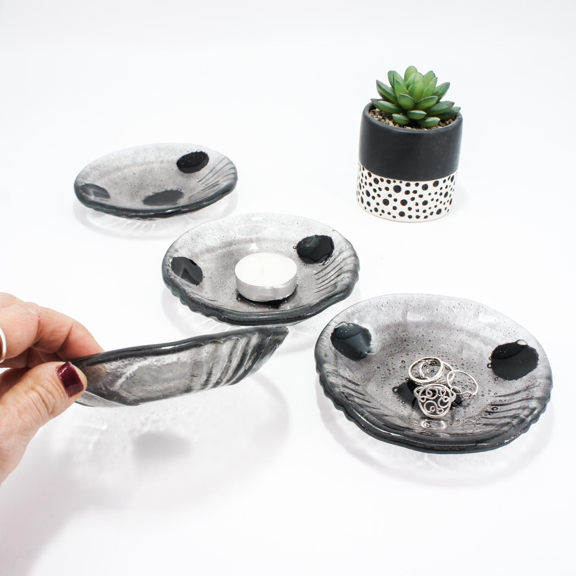 Seal Glass Trinket Dish 12.5cm(5"), fused glass ring holder, ring dish, jewelry bowl, earring holder, tea light gift for her, seal gift