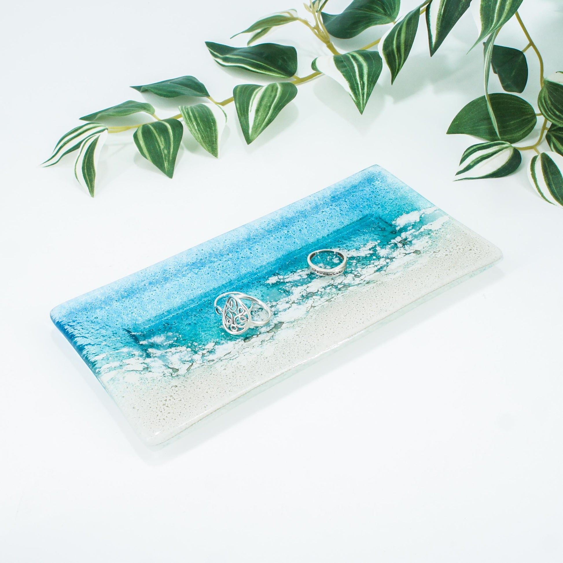 accessory tray
turquoise ring tray
blue glasses holder
teal trinket dish
coastal ring tray
green ring holder
beach pen holder
key bowl rest
gift pen holider
gift for him
teal ring dish
necklace holder
office accessory