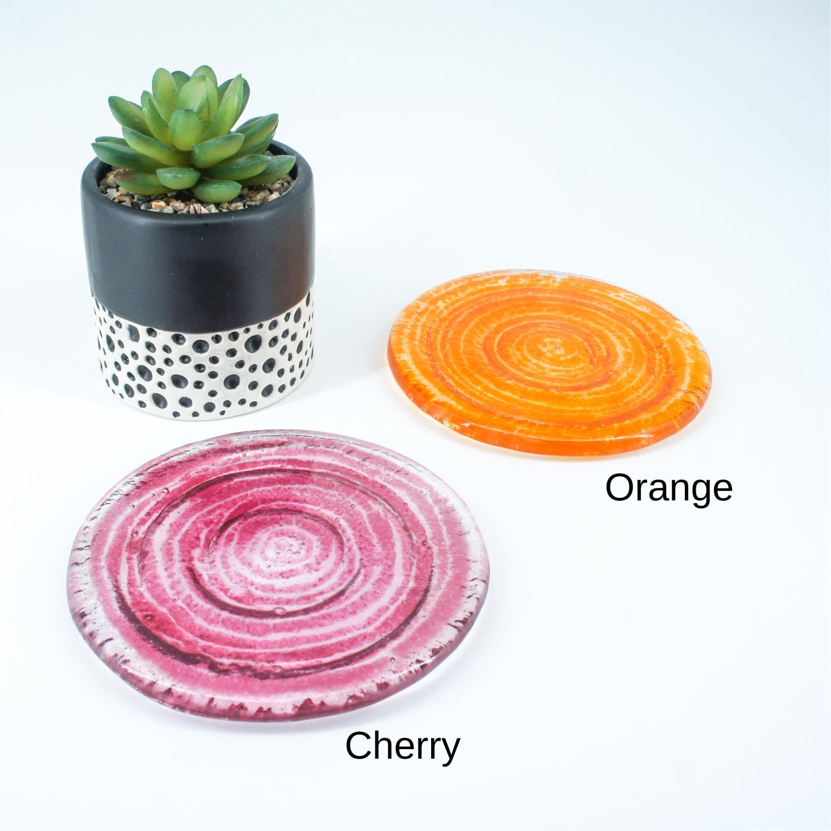 round fused glass coasters
coaster set
wine lovers gift
gift set
personalised coaster
wedding present
desk decor
new home gift
coffee table decor
flower coaster
drinkware daisy
glass placemats
housewarming gift