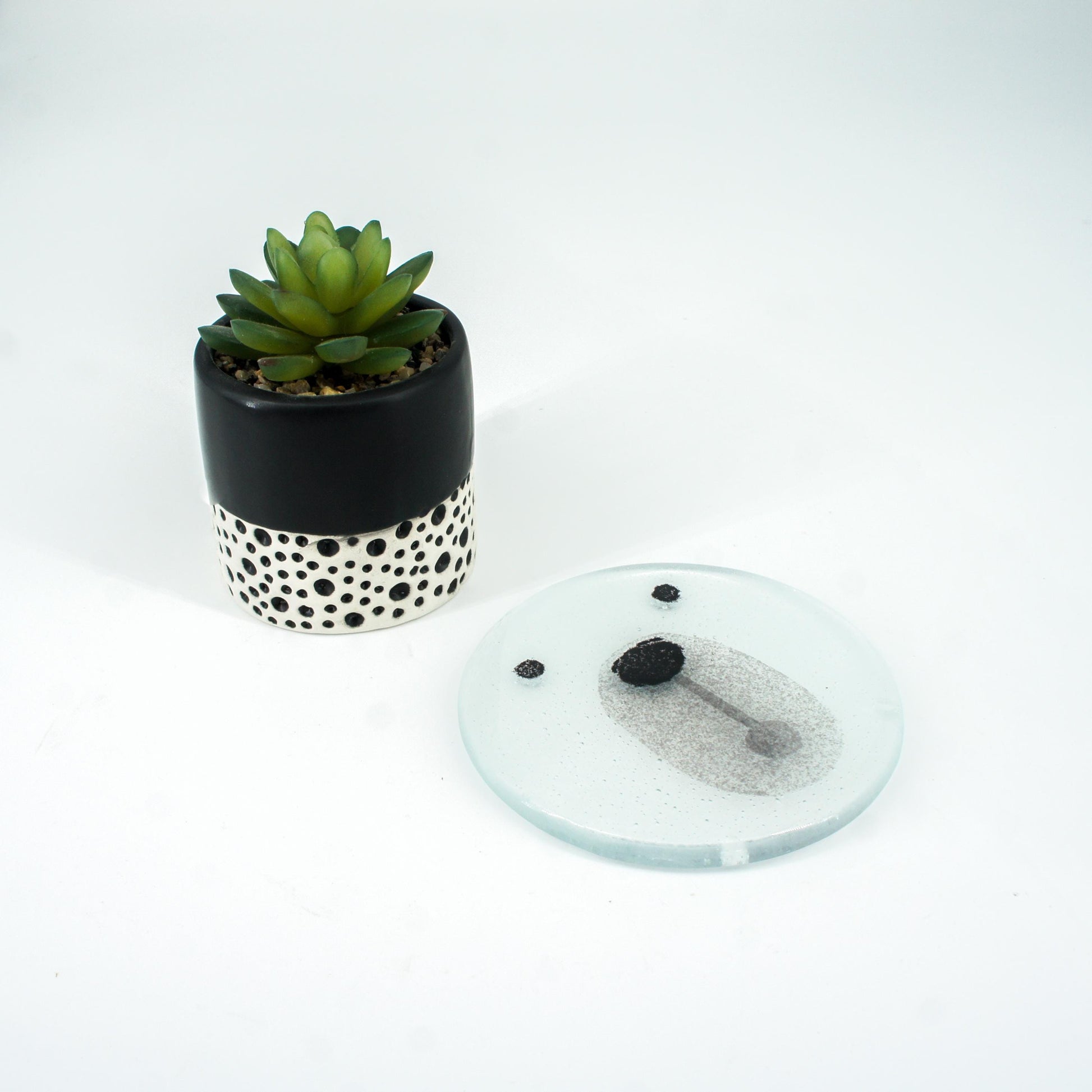 1 Polar Bear Fused Glass Coaster 11cm(4 1/3"), white polar bear round coaster, sea glass art, single coaster, handmade glass