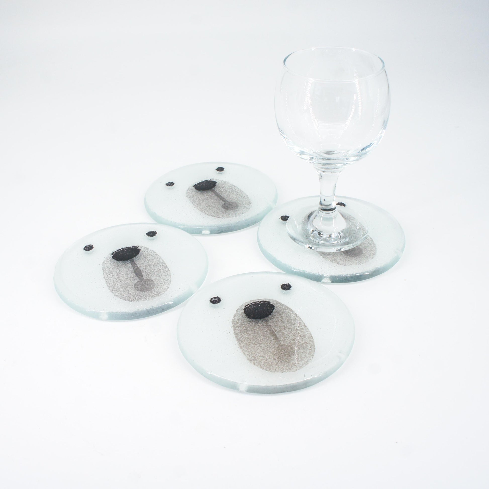 1 round polar bear face fused glass coaster
1 Polar Bear Fused Glass Coaster 11cm(4 1/3"), white polar bear round coaster, sea glass art, single coaster, handmade glass