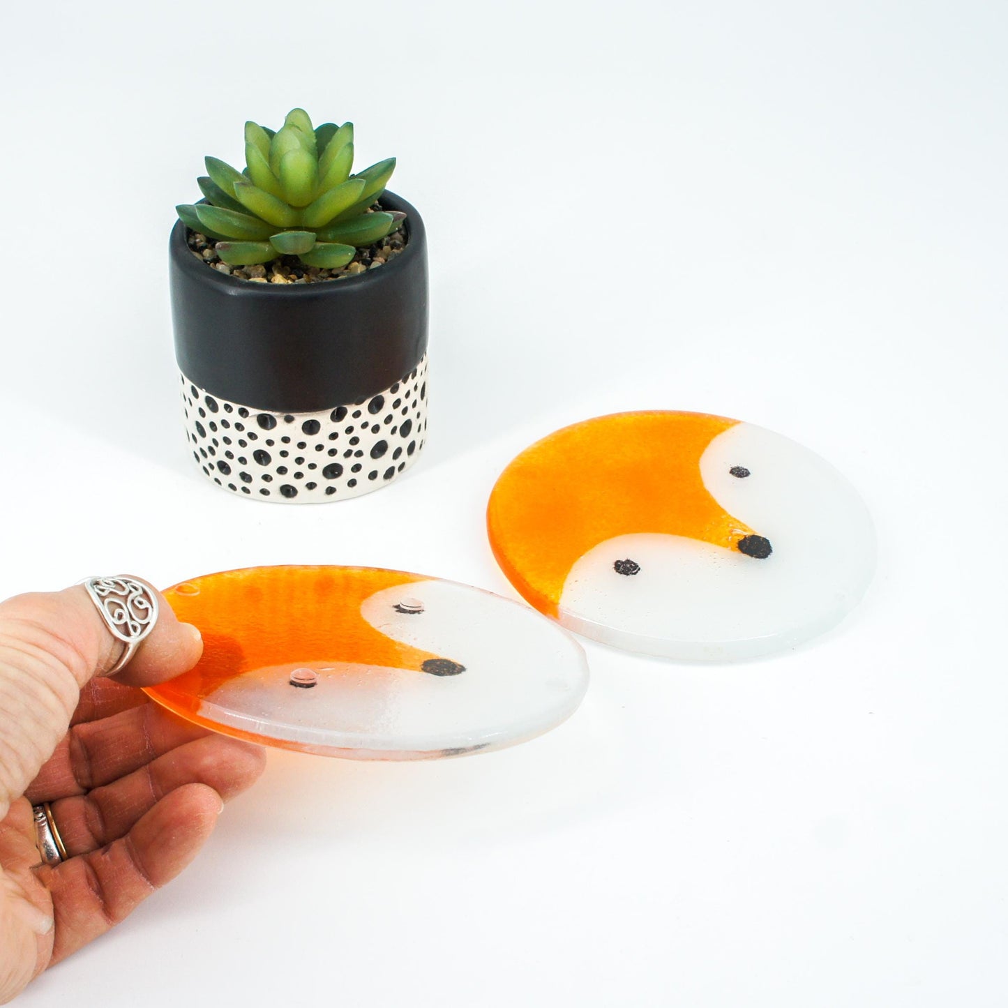 set of 2 round fox face fused glass coasters with white ribbon, Set of 2 Fox Fused Glass Round Coasters 11cm(4 1/3"), fox round coaster orange & white, sea glass art, fox coaster