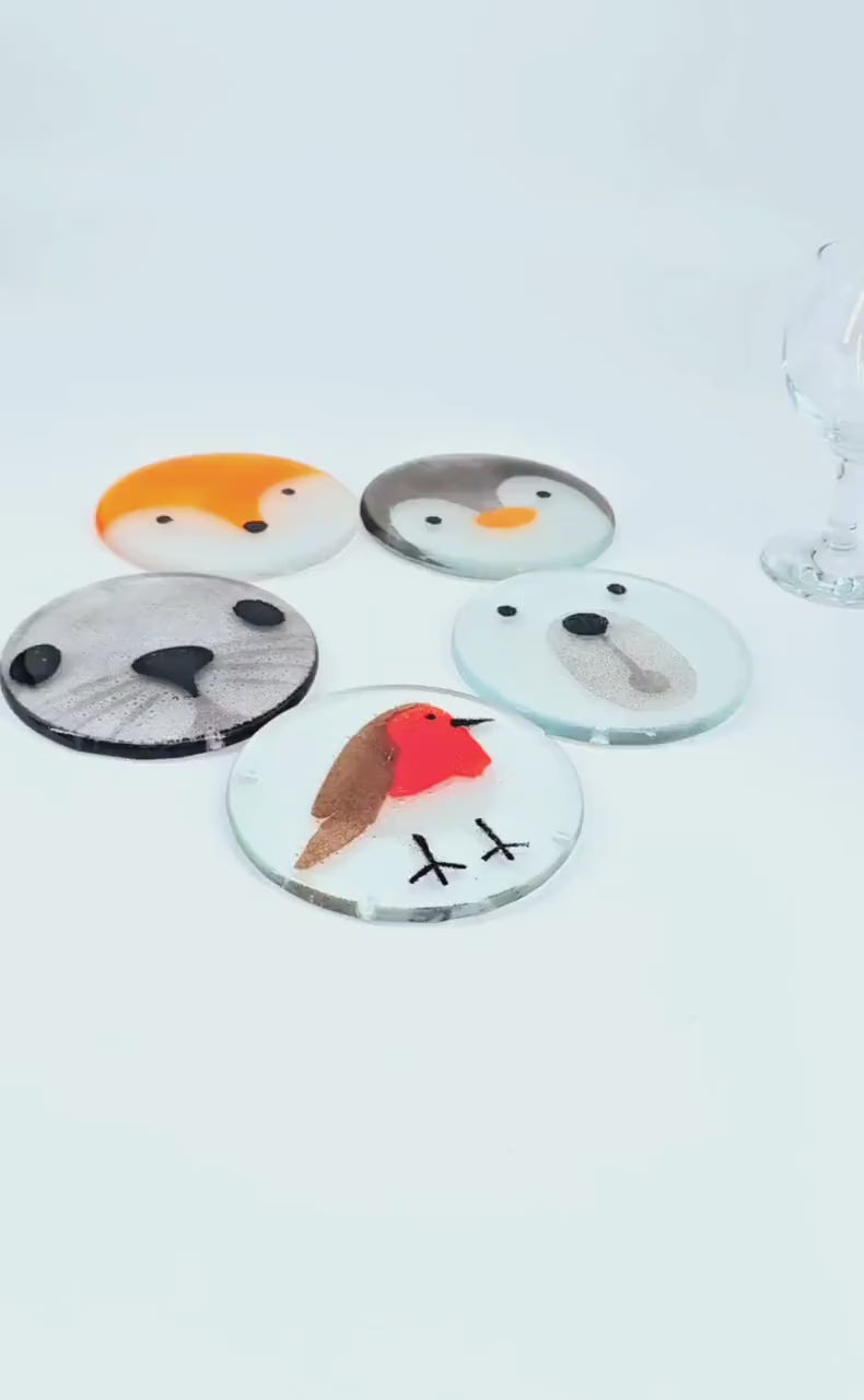 1 Polar Bear Fused Glass Coaster 11cm(4 1/3"), white polar bear round coaster, sea glass art, single coaster, handmade glass