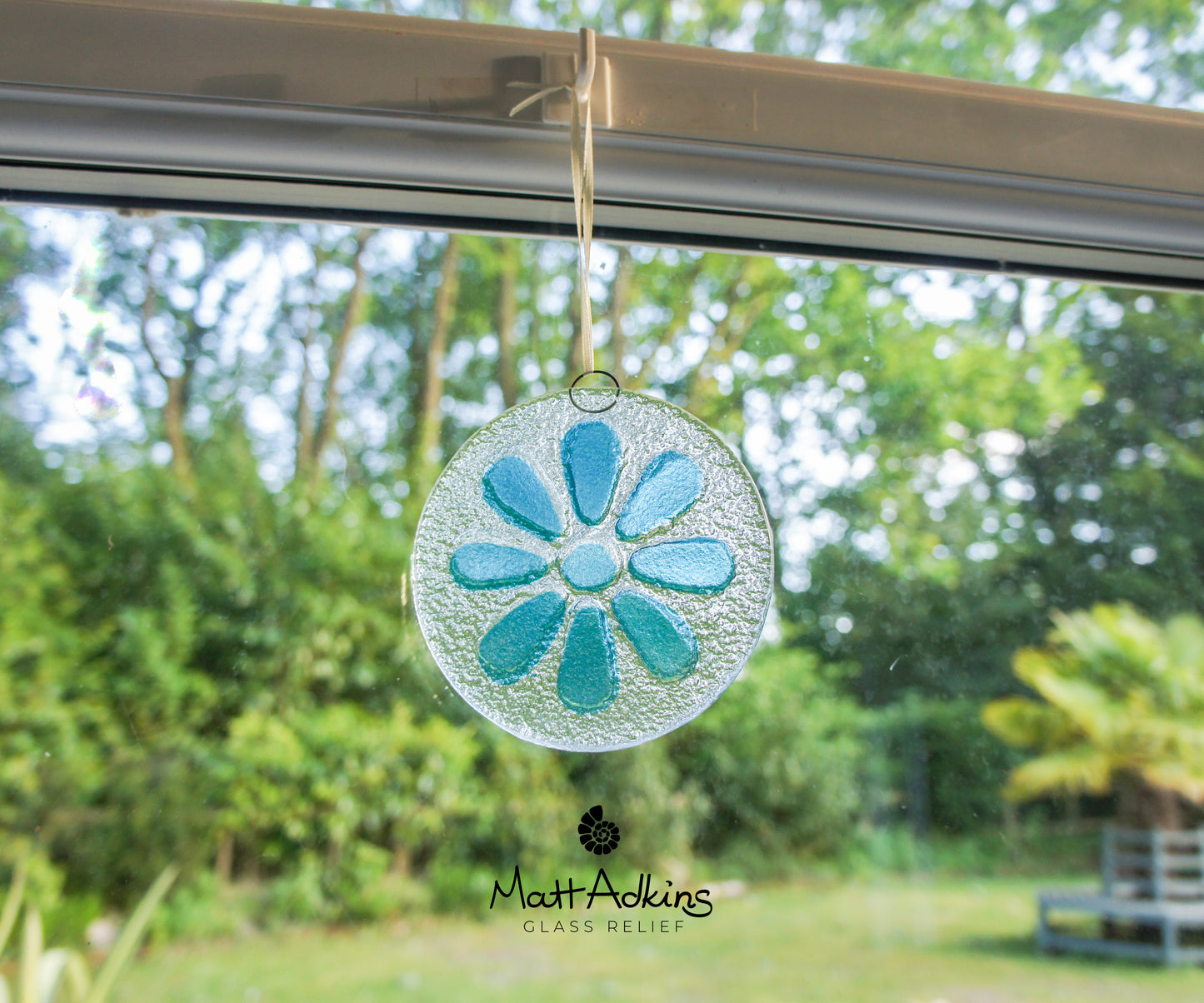 Blue Daisy Suncatcher - 12cm(5")