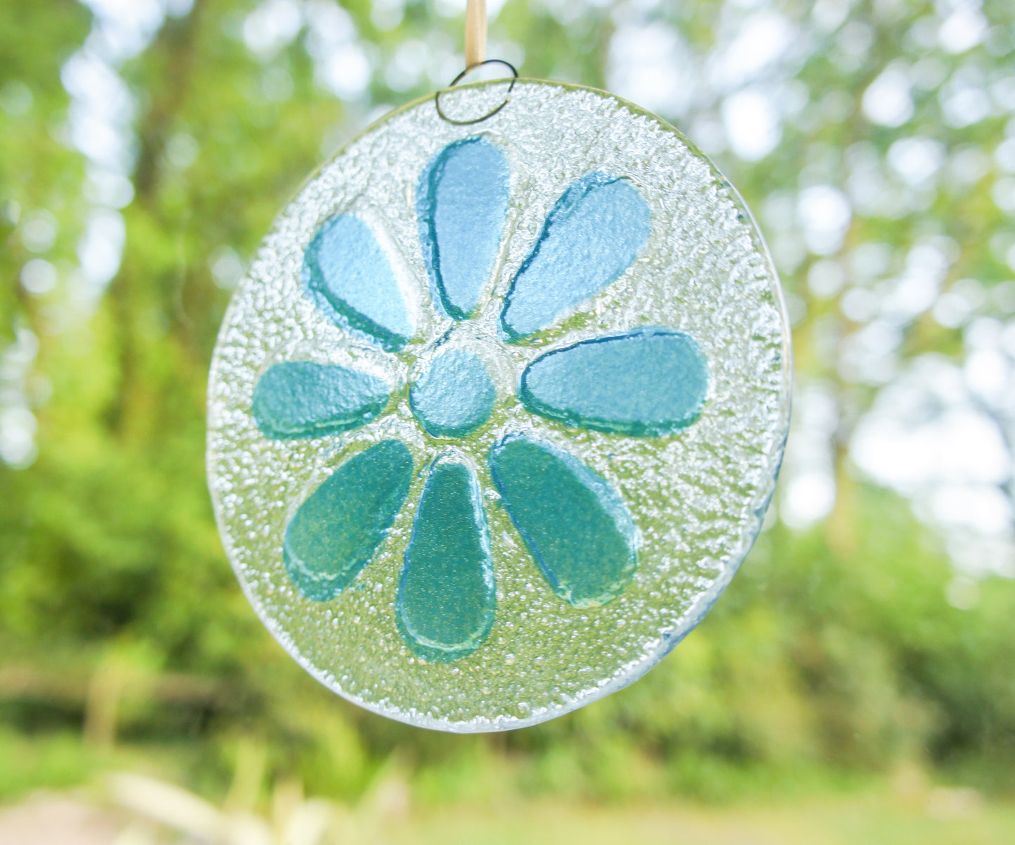 Blue Daisy Suncatcher - 12cm(5")