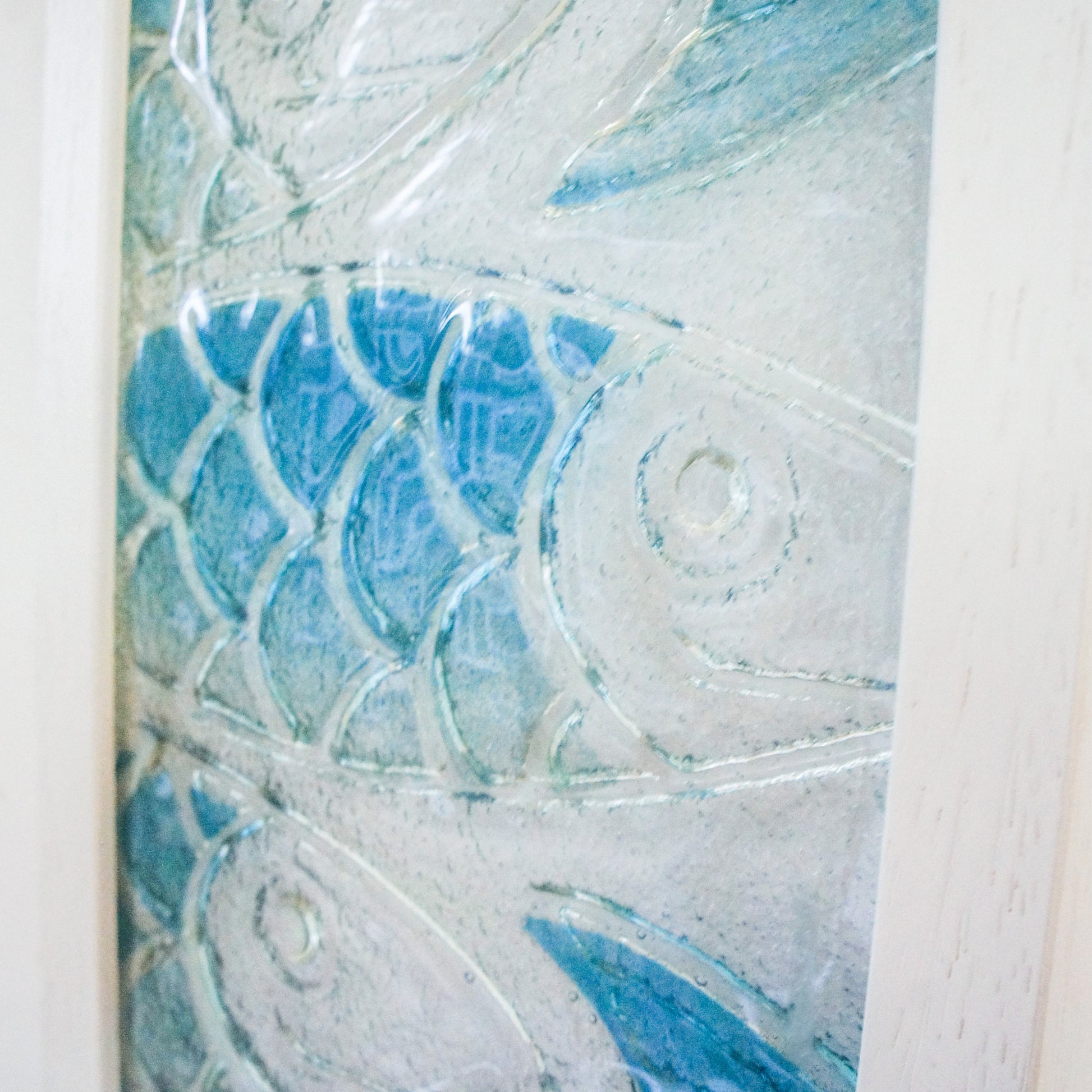 Fish Glass Wall Art Portrait 18x34cm (7x13"), Blue FishCrowd Glass Framed Picture, Fish Coastal Seaglass Wall Art